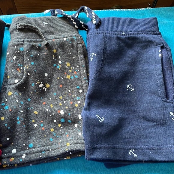 Two short sleeve tees and two pairs of shorts size 18 months - Picture 2 of 3